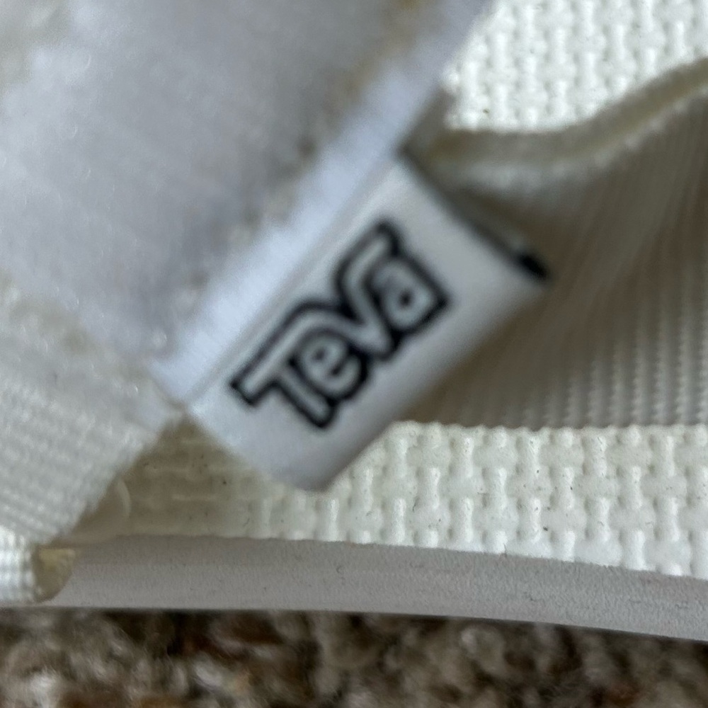 Teva Universal Women's White Velcro Strap Sandals. Size 11 - Picture 3 of 7